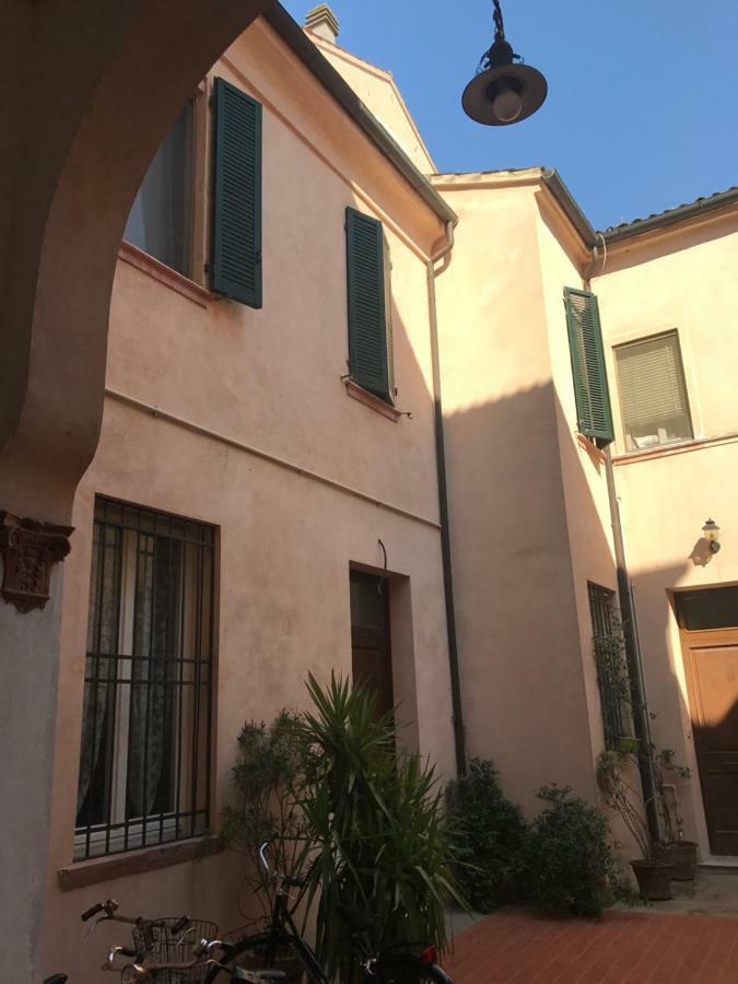 Elena Apartment Ferrara Luaran gambar