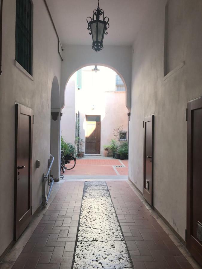 Elena Apartment Ferrara Luaran gambar